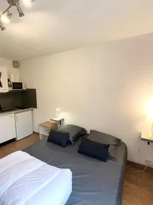 Cuisine ou kitchenette dans l'établissement Studio Paisible Cœur de Paray-Le-Monial app 303