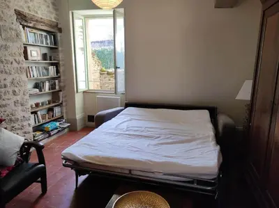Bibliothèque dans la maison de vacances