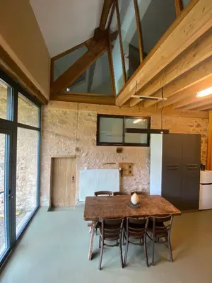 Cuisine ou kitchenette dans l'établissement Sint Lucas - Razou - lacs du Morvan