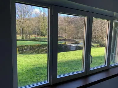 Jardin de l'établissement Maison au bord de rivière