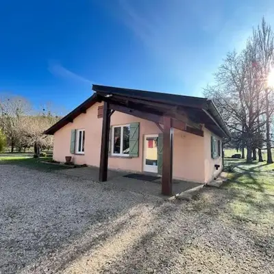 Maison au bord de rivière