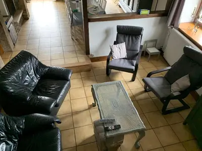 Coin salon dans l'établissement La Bétamotte: Maison entière avec piscine dans le parc du Morvan