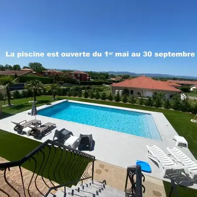 Logement indépendant chez l'habitant - CLIM- piscine commune - EV borne 22kw