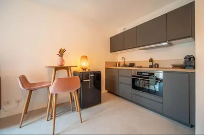 Cuisine ou kitchenette dans l'établissement Le Studio Leclerc