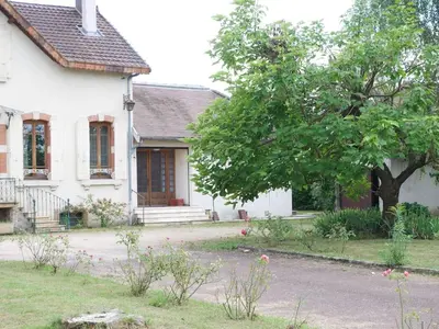 Jardin de l'établissement Maison au calme avec jardin à 5 min de Tournus