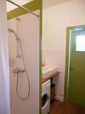 Salle de bains dans l'établissement Maison au calme avec jardin à 5 min de Tournus