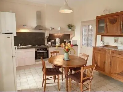 Cuisine ou kitchenette dans l'établissement GITE DU VIGNERON