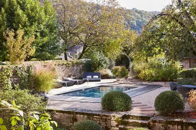 Piscine de l'établissement Le Clos des Rosiers ou située à proximité