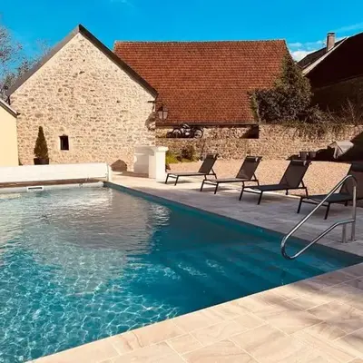 Gîte les filous Maison avec piscine et dépendance