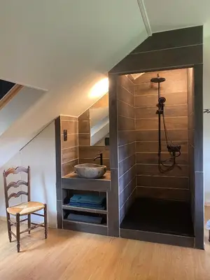 Salle de bains dans l'établissement La Fourche aan Lac de Chaumeçon