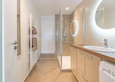Salle de bains dans l'établissement Appartement T2 climatisé Le quai 391