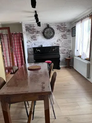 Télévision ou salle de divertissement dans l'établissement Cottage Apolline