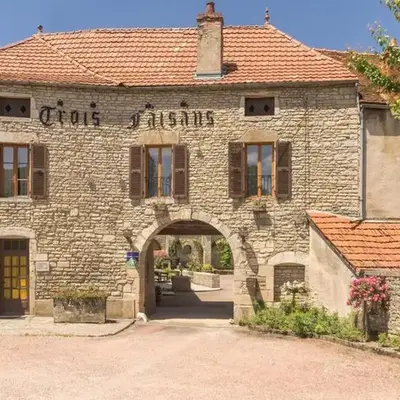 Les Trois Faisans