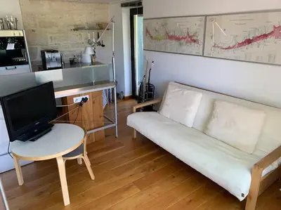 Cuisine ou kitchenette dans l'établissement Ancient house in modern style with large pool