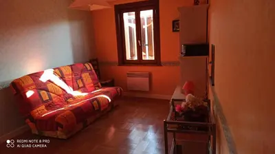 Télévision ou salle de divertissement dans l'établissement MAISON DE CAMPAGNE