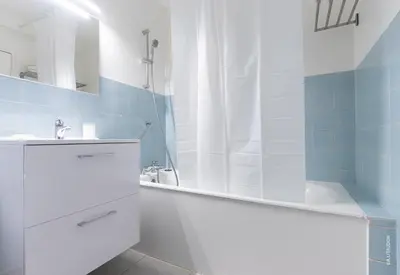 Salle de bains dans l'établissement Le Twins - Appartement de charme à Digoin