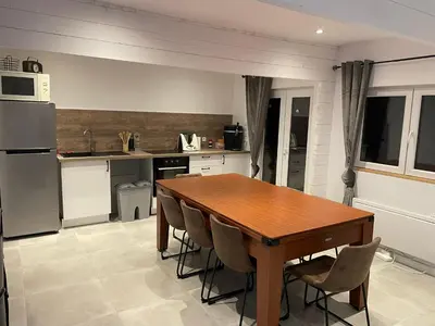 Cuisine ou kitchenette dans l'établissement Chalet 6-8 personnes avec jeux et jaccuzi - Nahleo Chalet