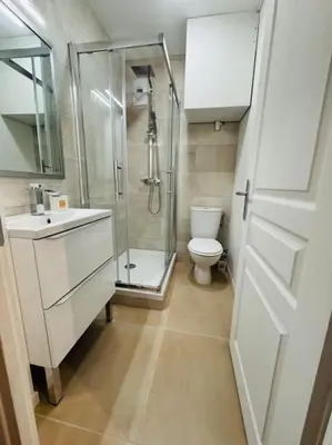 Salle de bains dans l'établissement Appartement Chalon