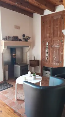Cuisine ou kitchenette dans l'établissement Petit gîte de Montassin