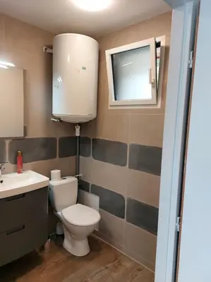 Salle de bains dans l'établissement Studio entre Beaune et Dijon