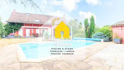 Piscine de l'établissement Le Clos des Vignes ou située à proximité