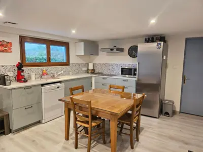 Cuisine ou kitchenette dans l'établissement Serge'House