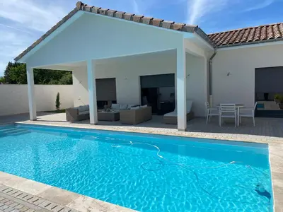Piscine de l'établissement Les Chanterelles ou située à proximité