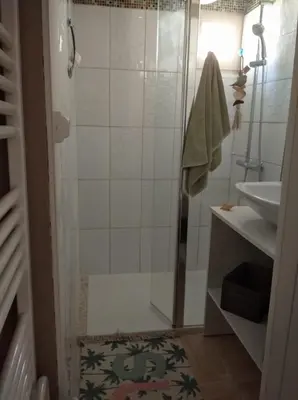 Salle de bains dans l'établissement Gîte de la danse