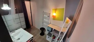 Salle de bains dans l'établissement Appartement duplex avec balcons