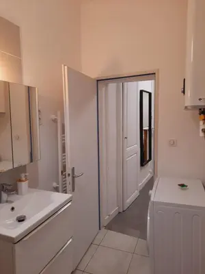 Salle de bains dans l'établissement Grand studio au calme - Dijon centre