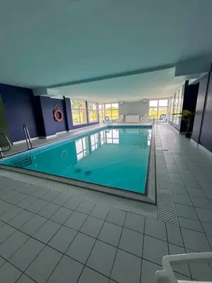 Piscine de l'établissement Le nid de Sitelle, appartement, piscine et sauna ou située à proximité