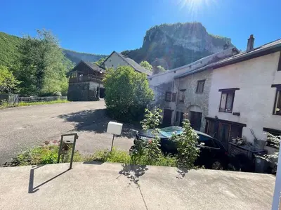 Vue générale sur la montagne ou vue sur la montagne depuis la maison de vacances