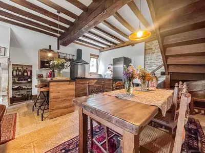 Cuisine ou kitchenette dans l'établissement Séjour Authentique à Baubigny