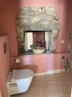 Salle de bains dans l'établissement La Vieille Ferme de Tassigny