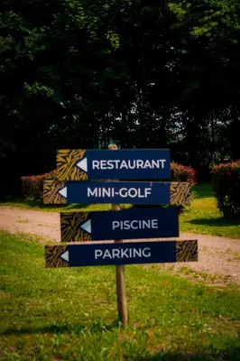 Certificat, récompense, panneau ou autre document affiché dans l'établissement Ushuaïa Villages-Domaine de Scott