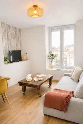 Télévision ou salle de divertissement dans l'établissement T2 cocon en hyper centre, très calme, stationnement devant l'immeuble