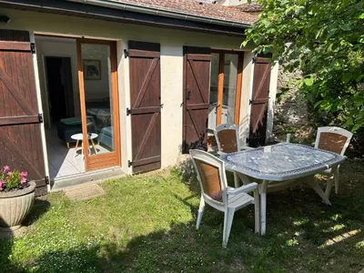 Jardin de l'établissement Eden un jardin au cœur du village