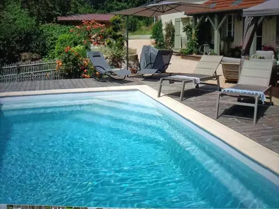 Piscine de l'établissement Au cœur des prés ou située à proximité