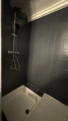 Salle de bains dans l'établissement Maison 110 m2 - 3 chambres - 7 couchages - 5 min Dole