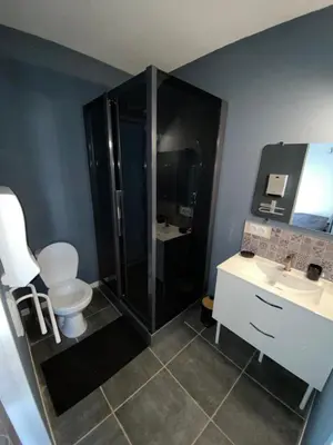 Salle de bains dans l'établissement Chambre L Arts de Vivre
