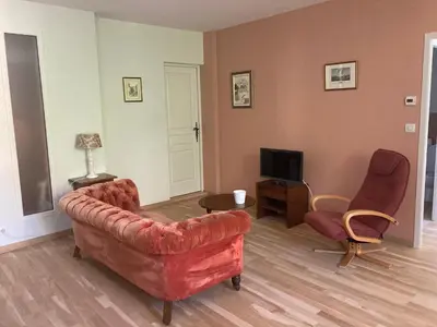 Coin salon dans l'établissement La tourelle d'Aiglepierre
