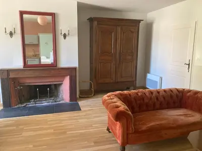 Coin salon dans l'établissement La tourelle d'Aiglepierre