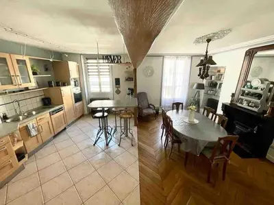 Plan de l'établissement Grand appartement centre ville