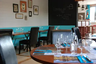 Coin salon dans l'établissement Le Relais des Lacs Bourgogne Morvan
