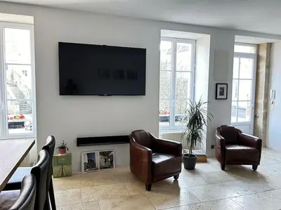 Télévision ou salle de divertissement dans l'établissement Domaine Paulette, Maison Blanche