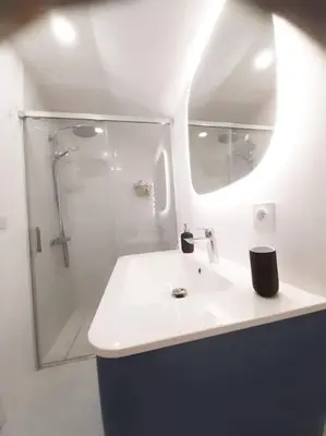 Salle de bains dans l'établissement Charmant gîte Au saut des vignes
