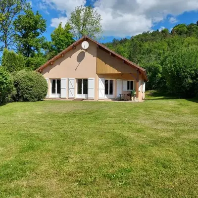 Gîte les 4 saisons - Intérieur bois - Lac de Chalain