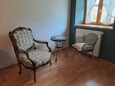 Coin salon dans l'établissement Charmante maison de caractère