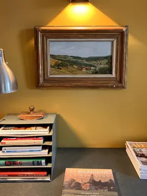 Bibliothèque dans la maison d'hôtes