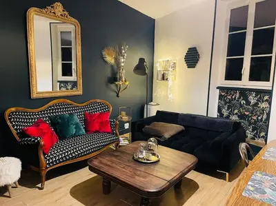 Coin salon dans l'établissement La petite maison du chineur